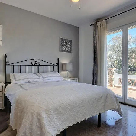088 Bright And Spacious Andalusian Style With Private Pool Villa Fuengirola