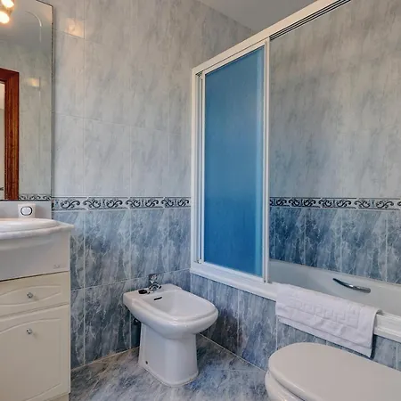 088 Bright And Spacious Andalusian Style With Private Pool