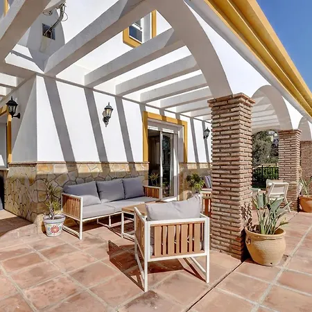 088 Bright And Spacious Andalusian Style With Private Pool Fuengirola
