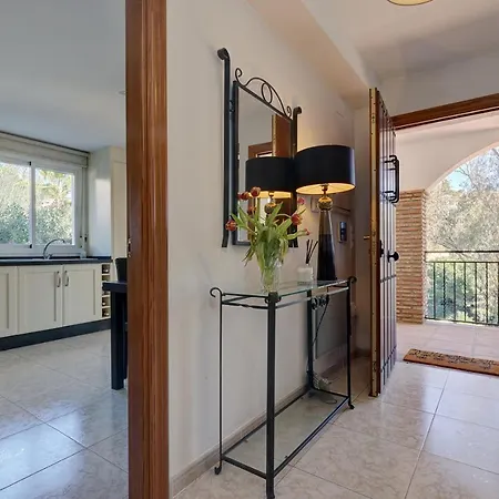 Villa 088 Bright And Spacious Andalusian Style With Private Pool Fuengirola